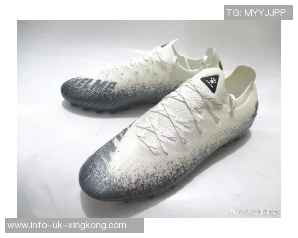 选择适合你的足球鞋圆钉与刀钉的完美搭配技巧与推荐 选择适合你的足球鞋圆钉与刀钉的完美搭配技巧与推荐